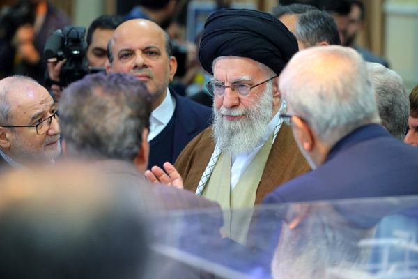 بازدید مقام معظم رهبری(حفظه الله) از نمایشگاه توانمندی های تولید داخل